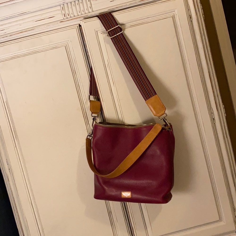 Consuela Guadeloupe hobo in fuchsia